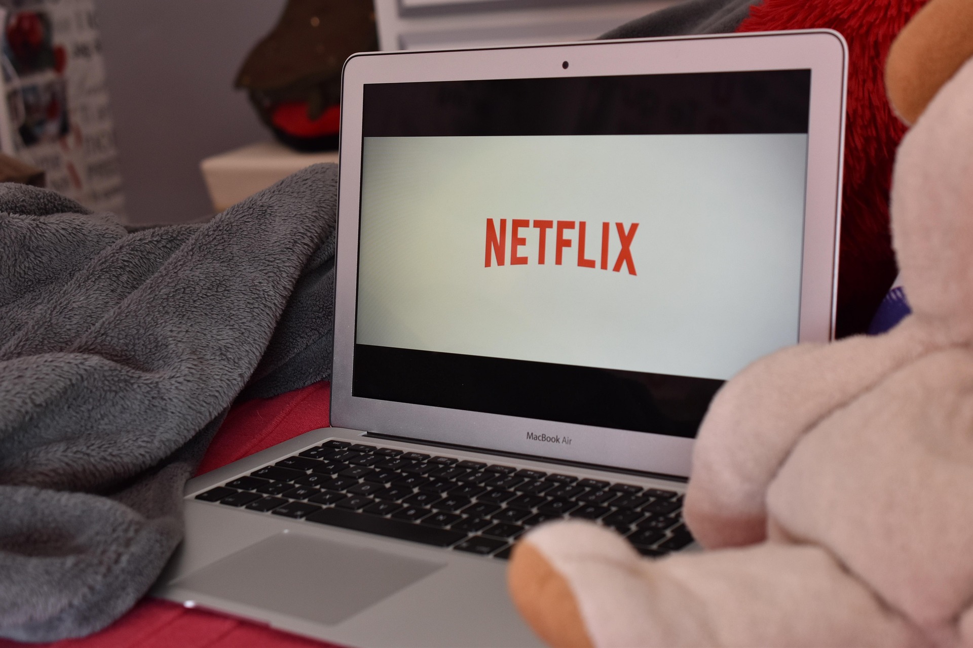 pajak netflix dan spotify di indonesia